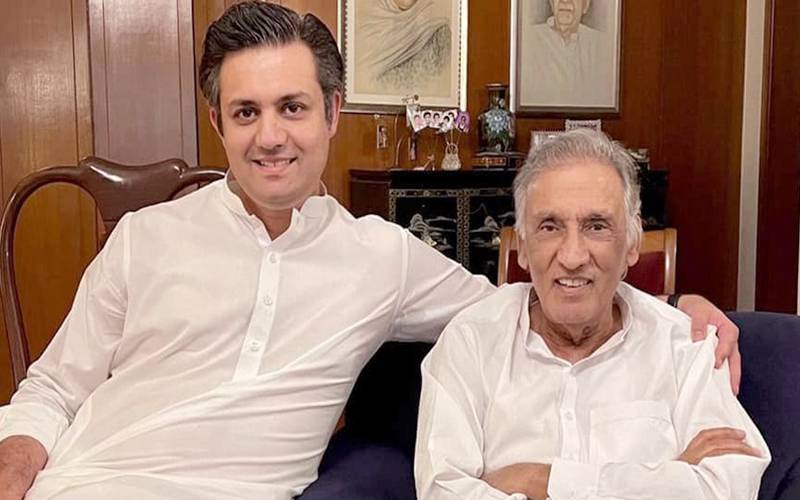 حماداظہرنے سرنڈرکرنےکافیصلہ کرلیا،مشاورت مکمل