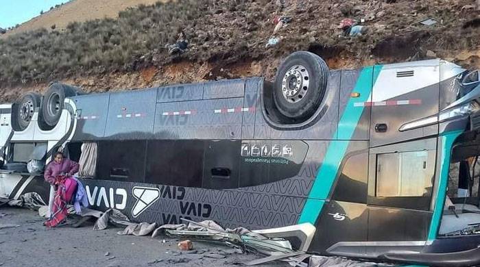 پیرو: بس حادثہ، 18 افراد ہلاک، 24 زخمی