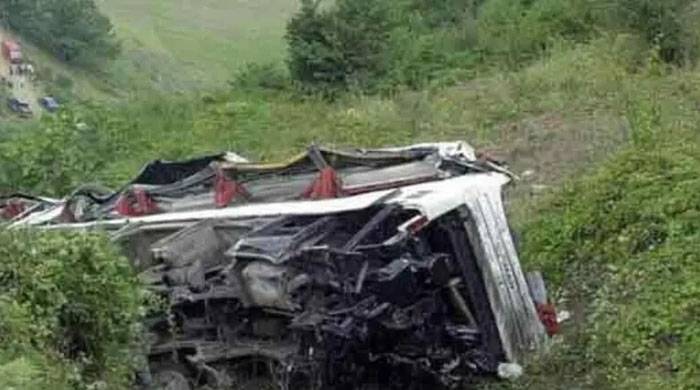 چکوال: بس کھائی میں گرنے سے8 مسافر جاں بحق،18 زخمی