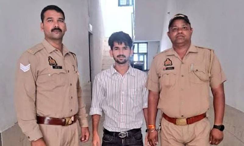 بھارت میں غیراخلاقی اور گالیوں والے کونٹینٹ پر معروف یوٹیوبر گرفتار