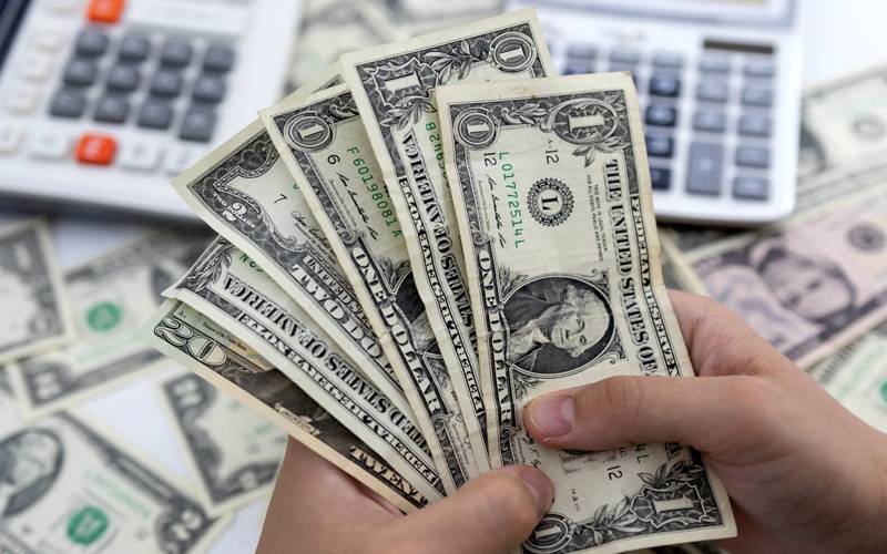پاکستان بزنس فورم کا وزیراعظم سے ڈالر کو فوری کنڑول کرنے کا مطالبہ