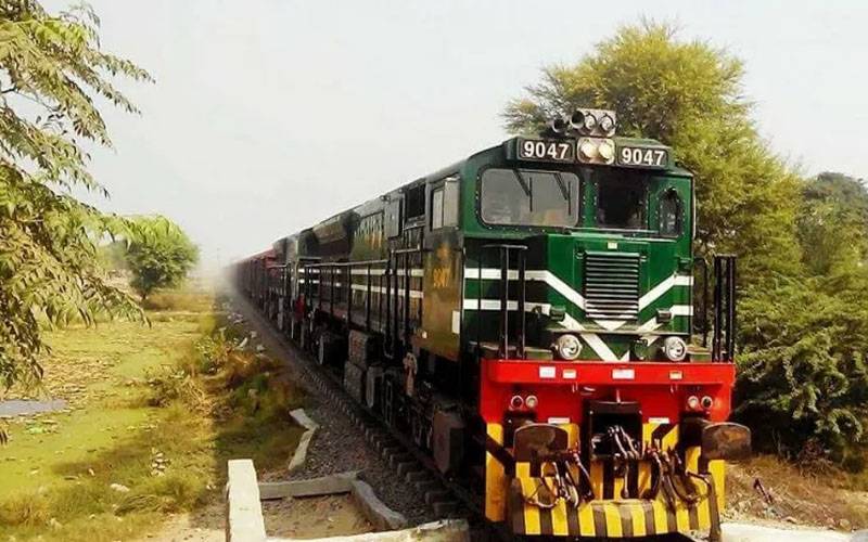 اسلام آباد ایکسپریس کو حادثہ،6 بوگیاں پٹڑی سے اتر گئیں،25 زخمی