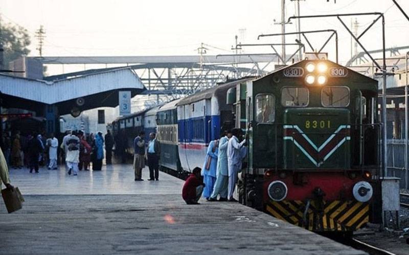 اسلام آباد ایکسپریس ٹرین حادثہ،انتظامیہ کی غفلت اور بے پرواہی سامنے آگئی