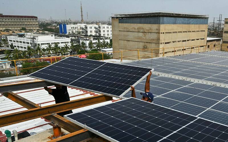 سندھ حکومت کا بجلی صارفین کو مفت سولر سسٹم دینے کا فیصلہ