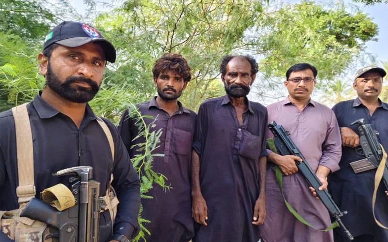  گھوٹکی: کنبھڑا پولیس کی کارروائی،دو مغوی بازیاب، کچے میں ڈاکوؤں کے خلاف آپریشن جاری