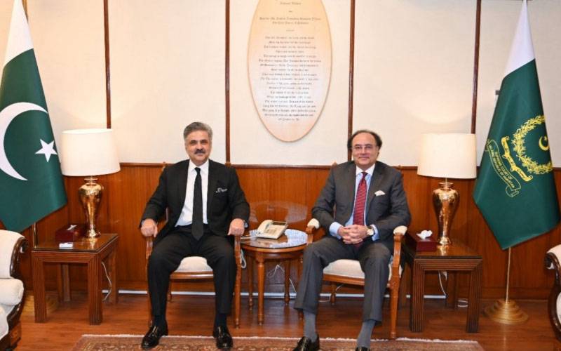 چیف جسٹس یحییٰ آفریدی سے وزیرِ خزانہ محمد اورنگزیب کی ملاقات 