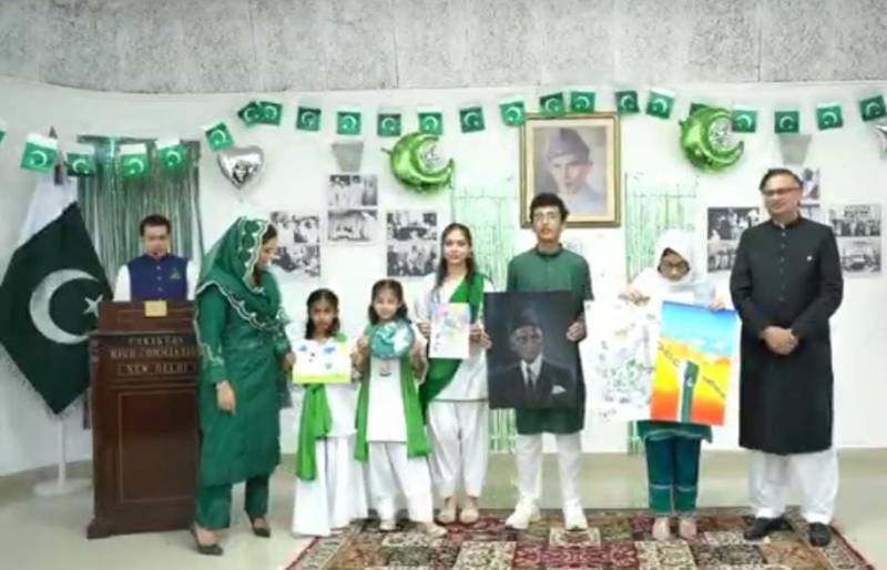 بھارت، پاکستانی ہائی کمشن میں یوم آزادی کی تقریب،سعد احمد وڑائچ نے قومی پرچم لہرایا 