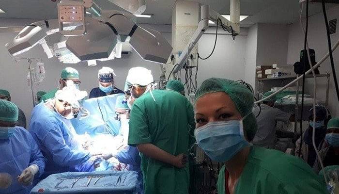 ڈاکٹرز کی کامیاب سرجری،مصری شہری کے معدے سے موبائل فون نکال لیا