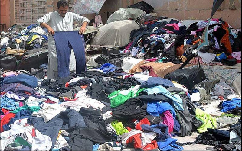 پاکستان میں استعمال شدہ کپڑوں کی درآمد میں ریکارڈ اضافہ، غربت کی شرح 45 فیصد ہوگئی