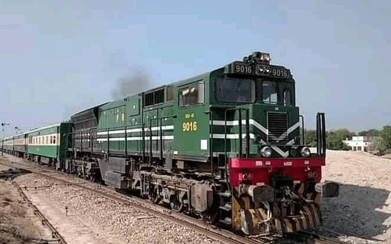 جعفر ایکسپریس ایک دن معطل رہنے کے بعد آج کوئٹہ سے پشاور کیلئے روانہ 