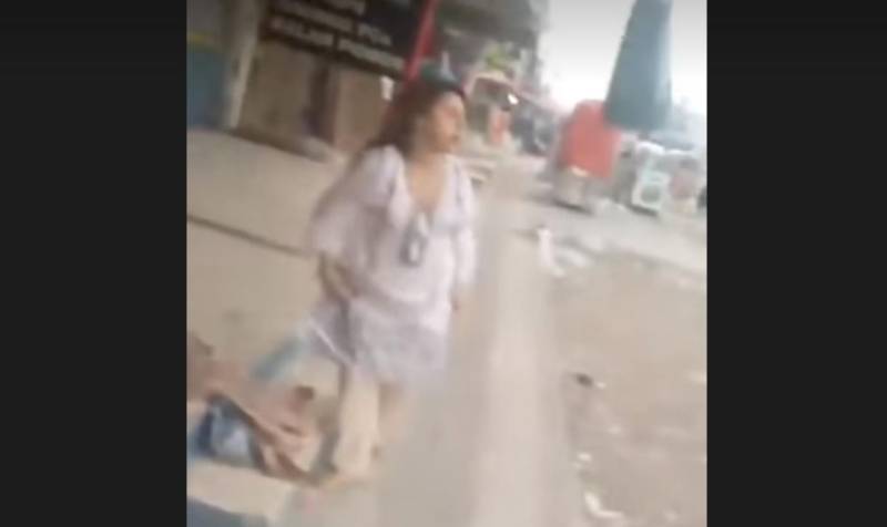 ٹک ٹاکر مخدوم جنید کی گرفتاری، چھاپہ مار ٹیم کو دیکھ کر رشتہ دار خاتون نے کپڑے اتار دئیے