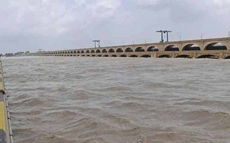 پنجاب کے دریاؤں میں پانی کی سطح بلند، کئی مقامات پر نچلے درجے کا سیلاب 