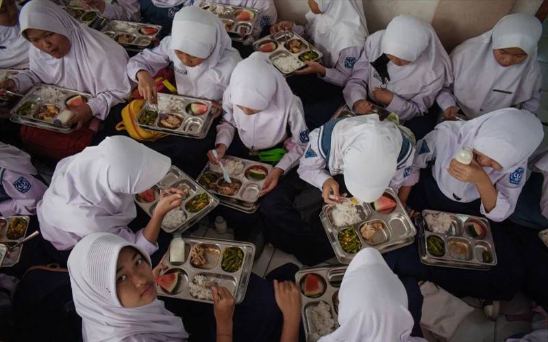 انڈونیشیا: سکول کا مضرصحت کھانا کھا کر سیکڑوں افراد بیمار