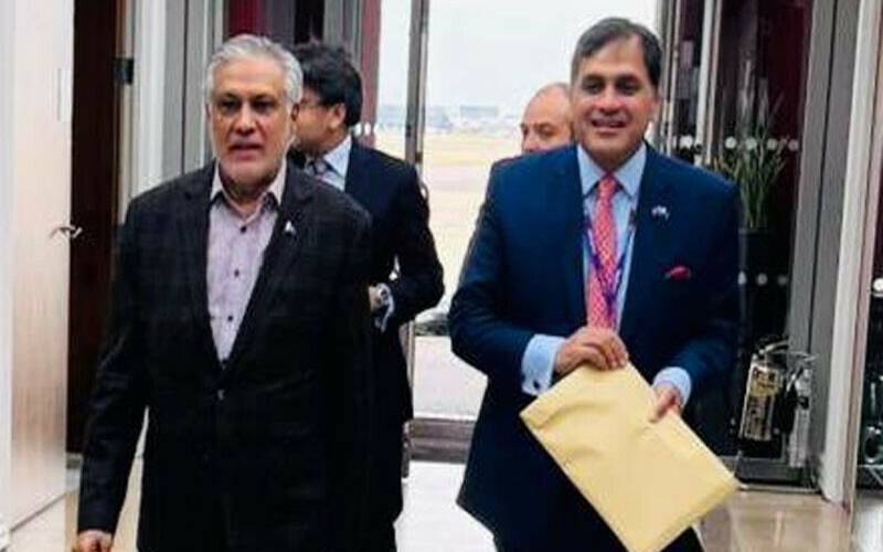 نائب وزیرِاعظم اور وزیرِ خارجہ اسحٰق ڈار 3 روزہ سرکاری دورے پر برطانیہ پہنچ گئے