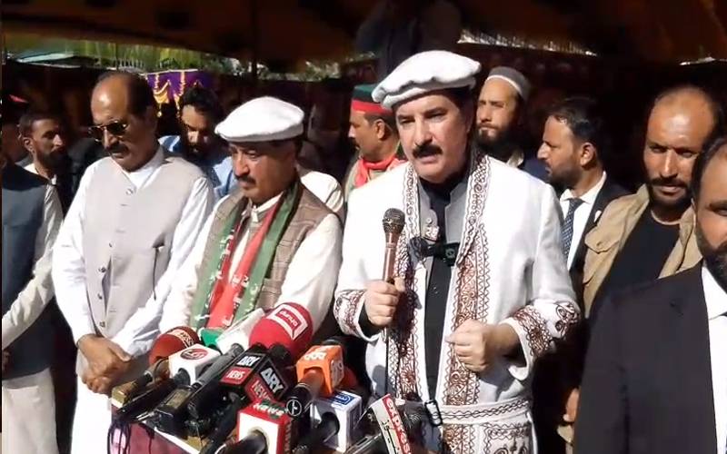 مشکل گھڑی میں ملکر کام کرنے کی ضرورت ہے ،صوبائی حکومت کو ہر ممکن مدد فراہم کرینگے، فیصل کریم کنڈی