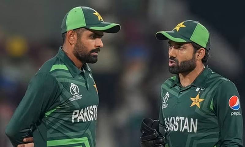 سابق بائولرکا بابراعظم اور رضوان کو ریٹائرمنٹ پرغورکرنےکا مشورہ