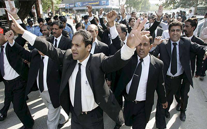 پنجاب بار کونسل کی کال پر ماتحت عدالتوں میں وکلا کی جزوی ہڑتال