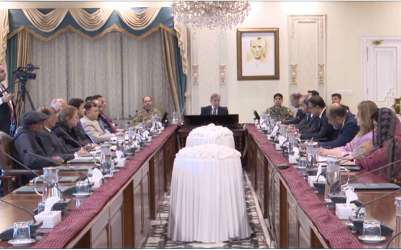 وفاقی کابینہ کا ایک ماہ کی تنخواہ سیلاب متاثرین کو عطیہ کرنے کا اعلان