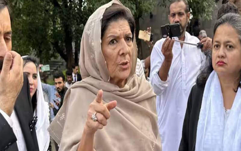  بانی پی ٹی آئی نے واضح کہا ہے کہ ضمنی انتخابات میں حصہ نہیں لینا: علیمہ خان