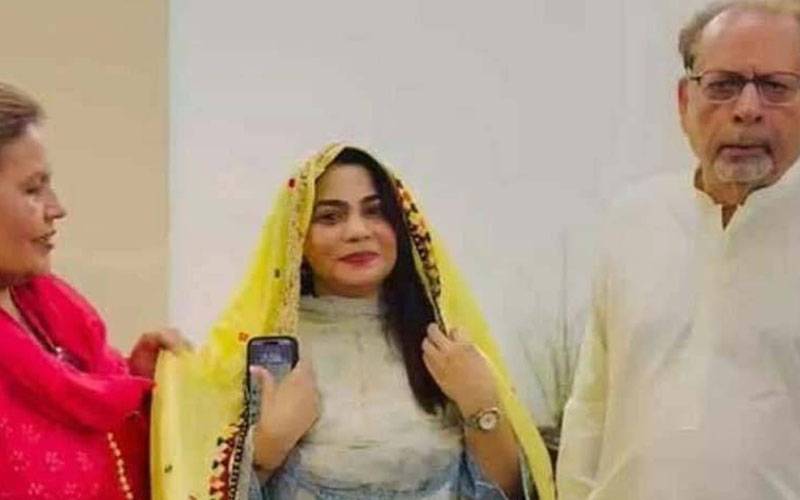 گلوکارہ صنم ماروی اور احمد شاہ کا تنازع ختم، 5 کروڑ ہرجانے کا نوٹس واپس