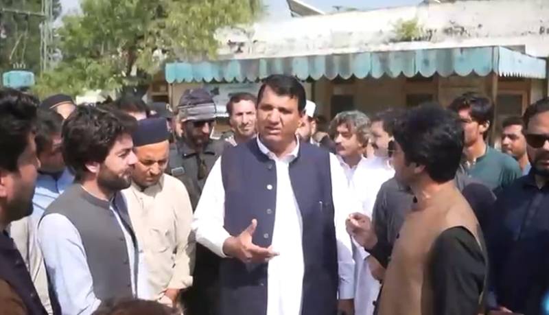 انجینئر امیر مقام کا دورہ باجوڑ، متاثرین سے اظہار تعزیت، فی کس 20 لاکھ روپے امداد کا اعلان