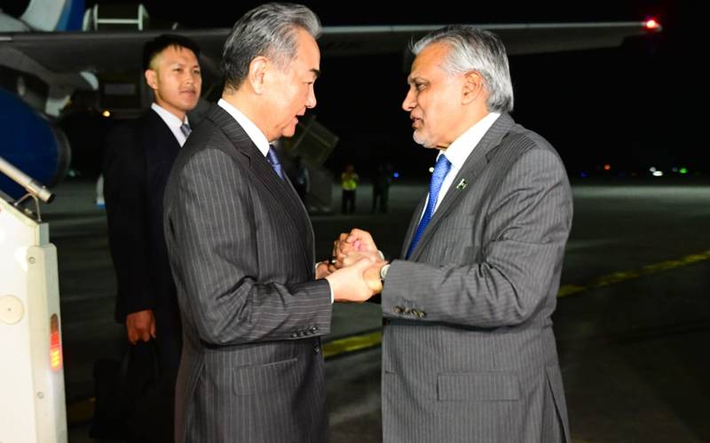 چین کے وزیر خارجہ 3روزہ دورے پر پاکستان پہنچ گئے
