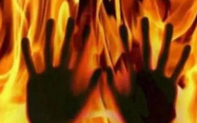 سیالکوٹ میں اندوہناک واقعہ۔۔ پٹرول پمپ مالک نے لڑکے کو زندہ جلا دیا