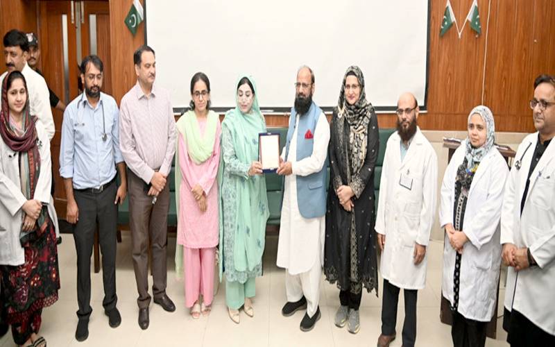 فاطمہ جناح میڈیکل یونیورسٹی میں ورلڈ ہیپاٹائٹس ڈے کی مناسبت سے آگاہی سیمینار 