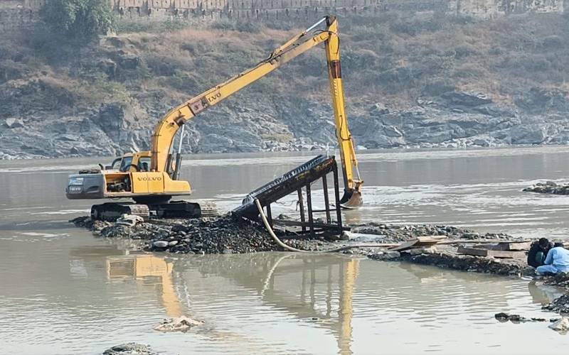 دریائے سندھ میں غیر قانونی گولڈ مائننگ ، خیبر پختونخوا حکومت نے گرینڈ آپریشن کی منظوری دیدی