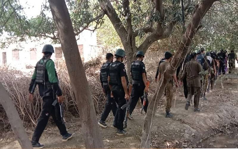 ڈی جی خان: دہشتگردی کا منصوبہ ناکام، قبرستان کے قریب نصب آئی ای ڈی ڈیوائس پکڑی گئی