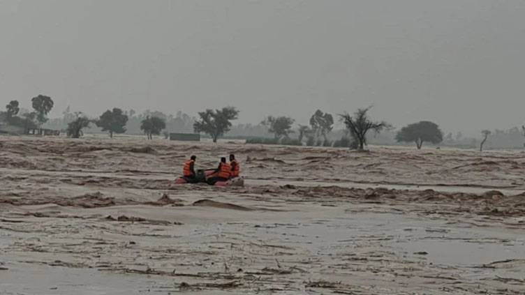 گوجرانوالہ میں 65 سالہ بزرگ سیلابی ریلے میں بہہ کر جاں بحق، لاش برآمد