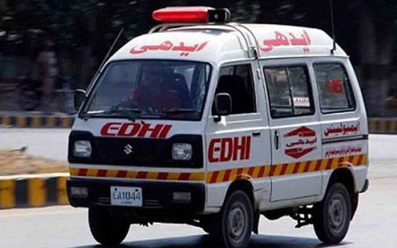 کراچی میں پولیس مقابلے کے دوران گولیاں لگنے سےخاتون زخمی 