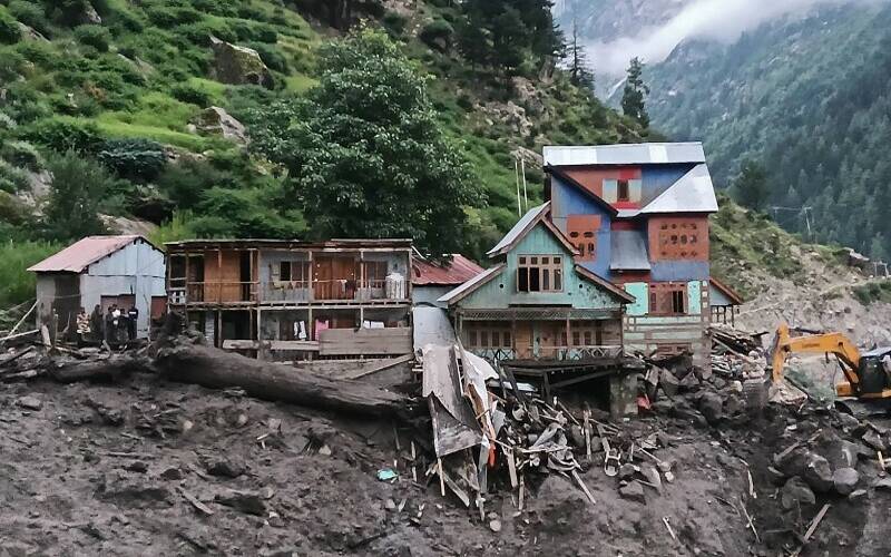 مقبوضہ کشمیر میں تباہ کن بارشیں، اموات کی تعداد 110 تک جا پہنچی