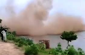  تازہ ترین سیلاب نیوز۔۔جھنگ اور قصور میں شہروں کو محفوظ رکھنے کیلئے بندوں کی بریچنگ
