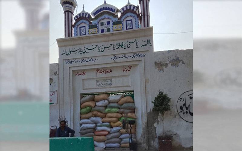 جھنگ: چناب میں سیلاب کے باعث حضرت سلطان باہوؒ کے مزار کا ایک دروازہ بند کردیا گیا