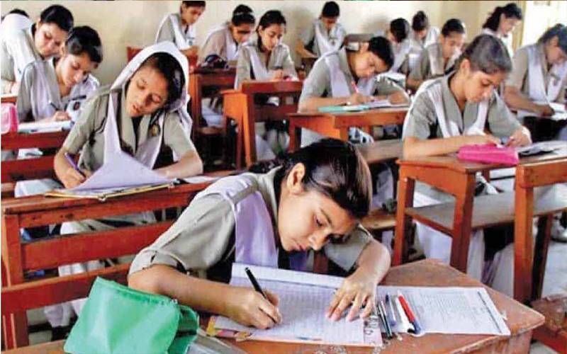 محکمہ تعلیم پنجاب کا بڑا فیصلہ، 5ویں اور چھٹی جماعت کے امتحان بھی بورڈ کی سطح پر لینے کا اعلان