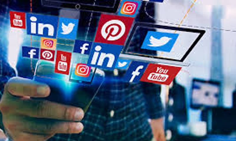 پاکستان میں سوشل میڈیا صارفین کی تعداد میں تیزی سے اضافہ