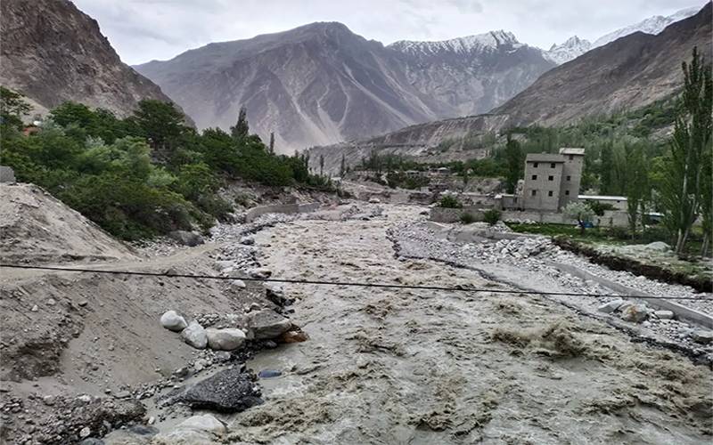 گلگت بلتستان: غذر کے گاؤں تالی داس میں گلیشائی جھیل پھٹ گئی،100 سے زائد گھرانے تباہ