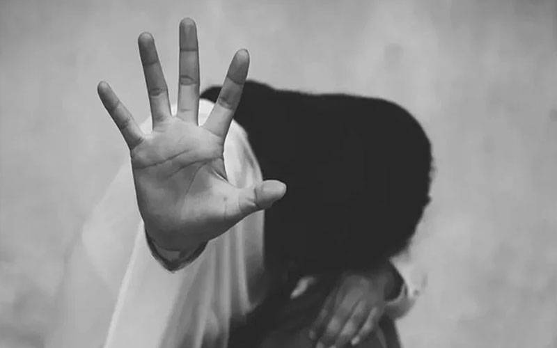 بھارت: نامعلوم شخص ہاسٹل میں خاتون کو زیادتی کا نشانہ بناکر فرار