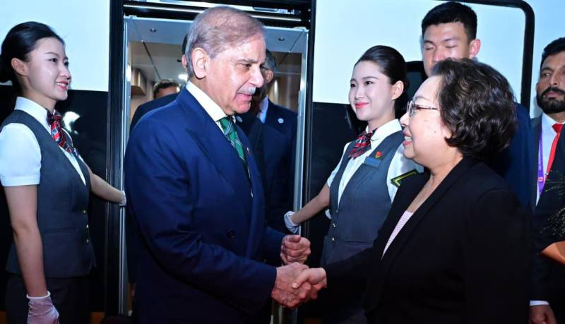  شہباز شریف SCO اجلاس میں شرکت کے بعد تیانجن سے بذریعہ بلٹ ٹرین بیجنگ پہنچ گئے