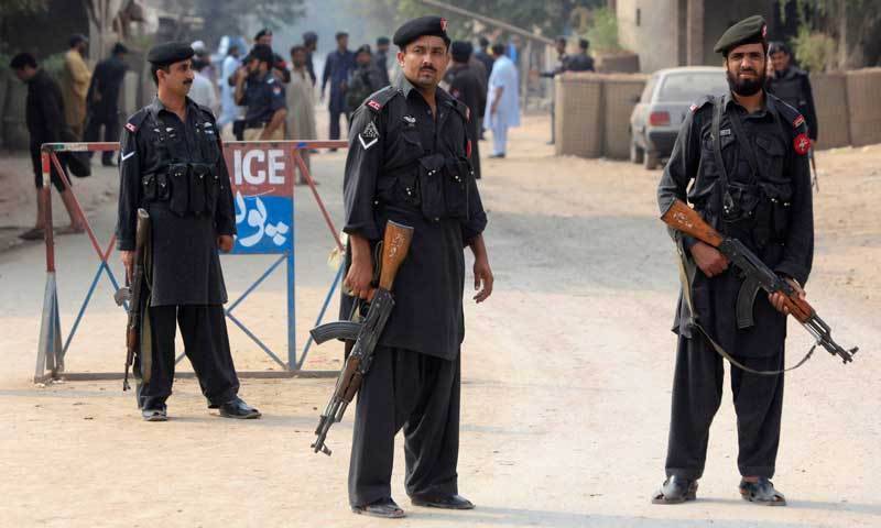 لکی مروت میں دہشت گردوں کی فائرنگ سے 2 پولیس اہلکار شہید 