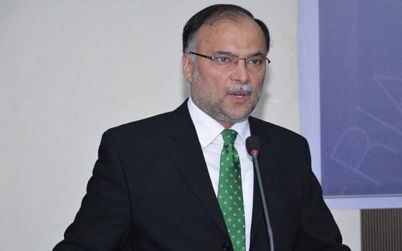 سی پیک فیز ٹو سے پاکستان اور چین کا تعاون نئی بلندیوں کو چھوئے گا: احسن اقبال