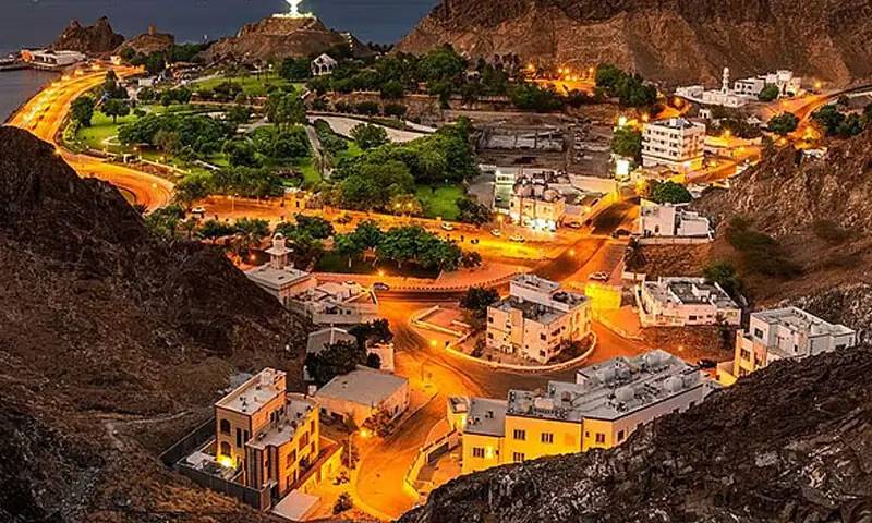عمان کا 2 لاکھ ریالز کے عوض 10 سالہ گولڈن رہائشی ویزے کا آغاز