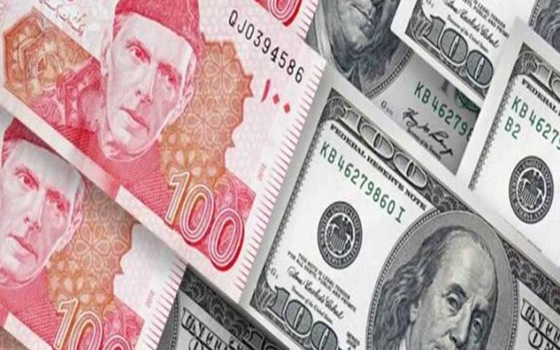 انٹر بینک اور اوپن مارکیٹ میں تین ہفتوں سے ڈالر کے مقابلے میں روپیہ تگڑا 