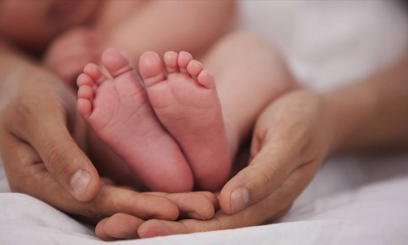 جنرل ہسپتال سے 2 دن کے بچے کے اغواء کا معاملہ، پولیس کی مسلسل محنت، بچہ بازیاب،ملزم گرفتار