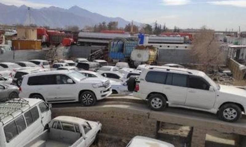 سمگل شدہ گاڑیوں کی ریگولرائزیشن میں ملوث افسران کے خلاف مقدمات درج، 13گرفتار
