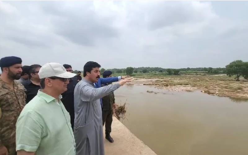 گورنر پنجاب کا سیلابی علاقوں کا دورہ،متاثرین کے6ماہ کے بجلی بل معاف کرنے کا مطالبہ