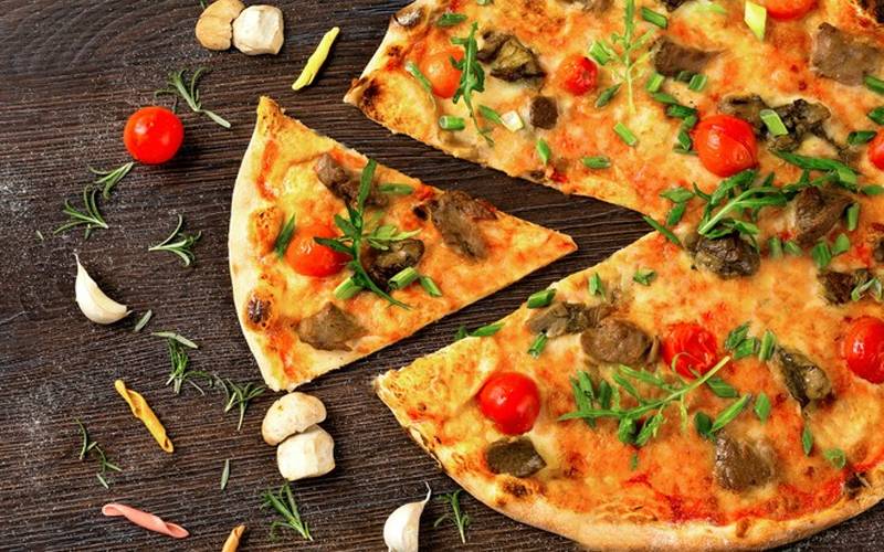 خبردار:باسی پیزا کھانے سے کون سی5 خطرناک بیماریاں ہوسکتی ہیں؟