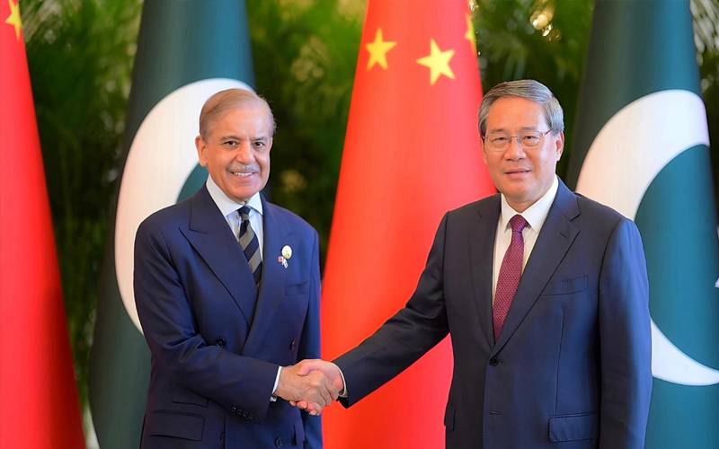 وزیراعظم شہباز شریف کی چینی ہم منصب سےملاقات، نئے کوریڈورز پر ملکر کام کرنے پر اتفاق