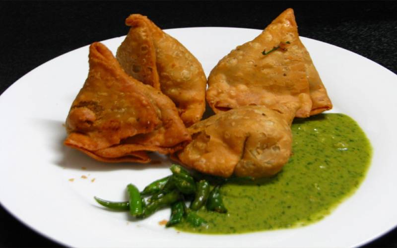 سموسے لاکر کیوں نہیں دیے؟ بیوی اور اسکے گھر والوں نے شوہر کی پٹائی کردی